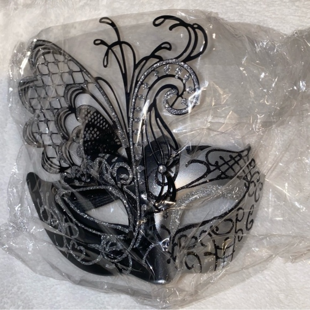 Masquerade‎ Masks Set of Two for Women & Men